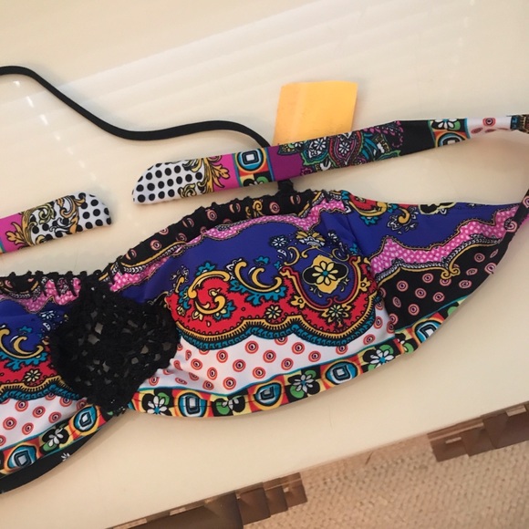 NWOT Size S Mulicolor Crochet Removable Padding Bikini Top - Never Worn - Picture 3 of 4